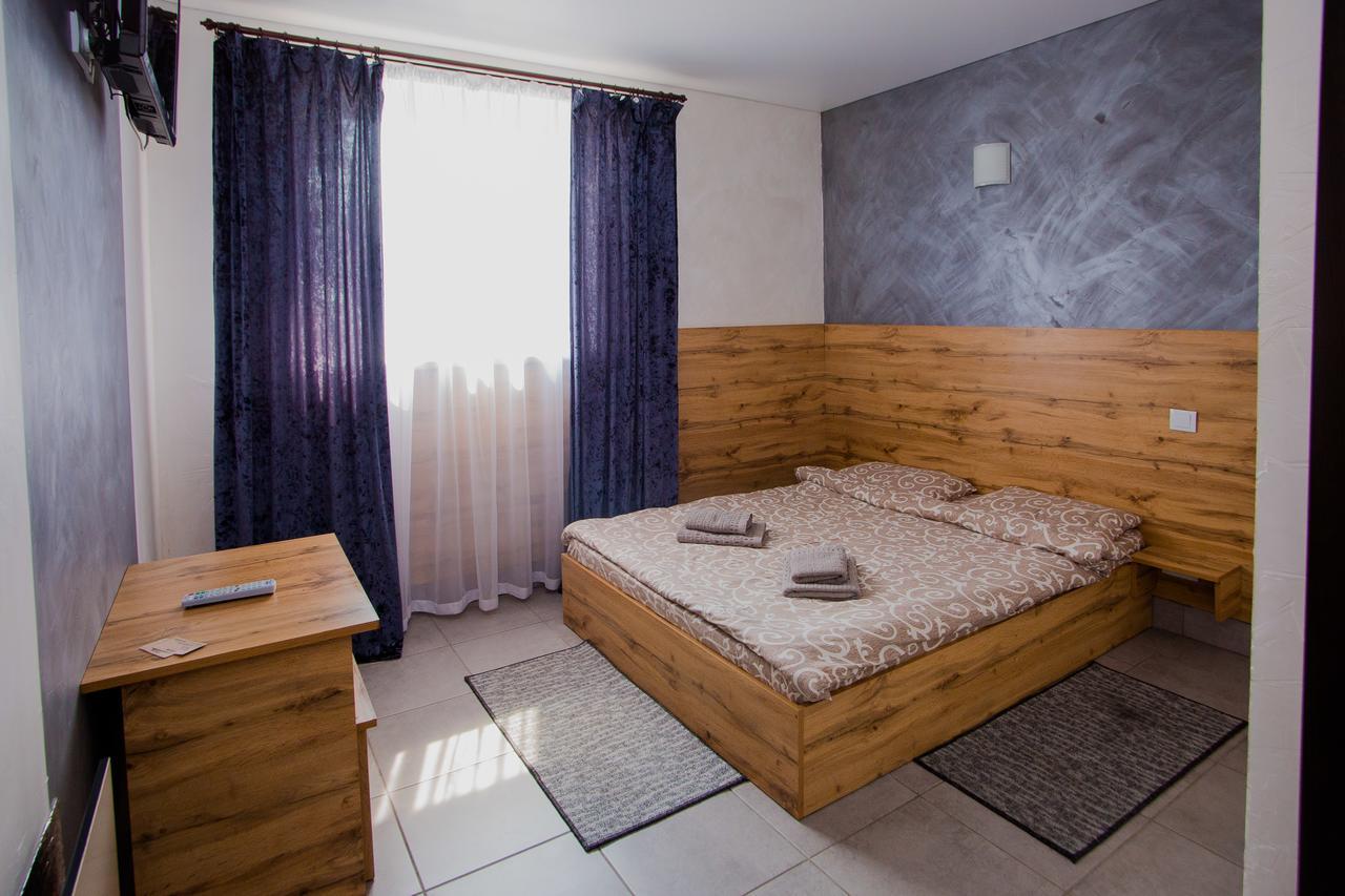 ריבנה Ok Hotel מראה חיצוני תמונה